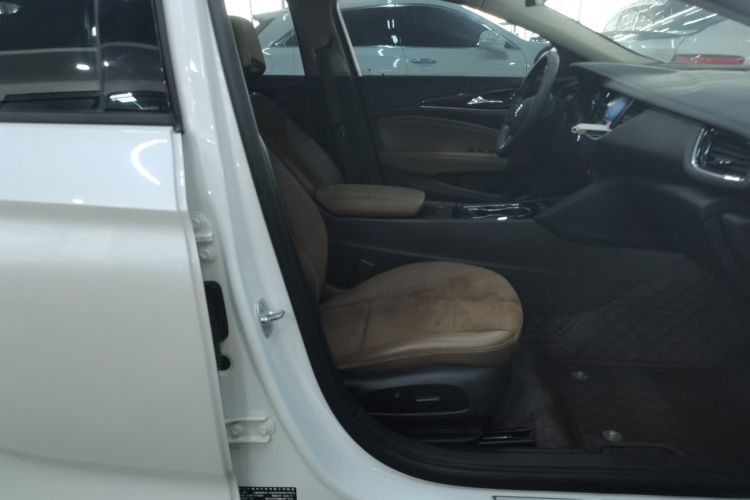 别克 君威 2023款 552T 智享型局部细节41