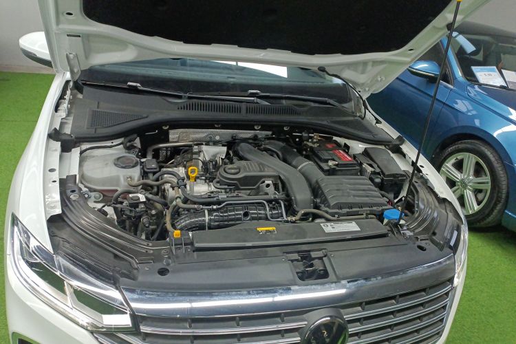 大众 朗逸 2023款 300TSI DSG满逸版机舱底盘24