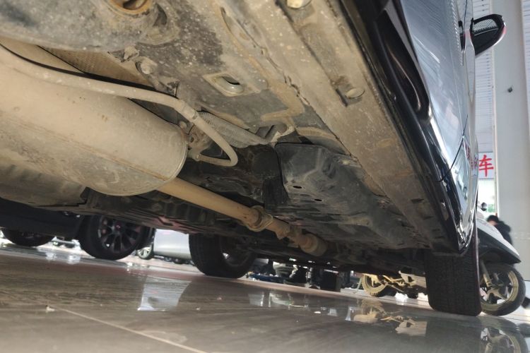 丰田 汉兰达 2021款 2.0T 四驱豪华版 7座局部细节9001