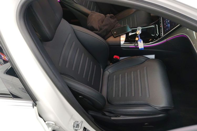 奔驰C级 2022款 改款 C 260 L 运动版局部细节41