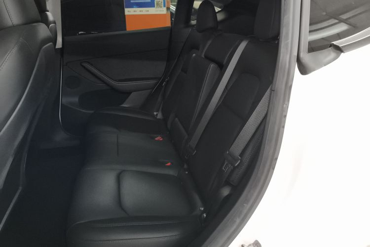 特斯拉 Model Y 2022款 Performance高性能全轮驱动版中控内饰21