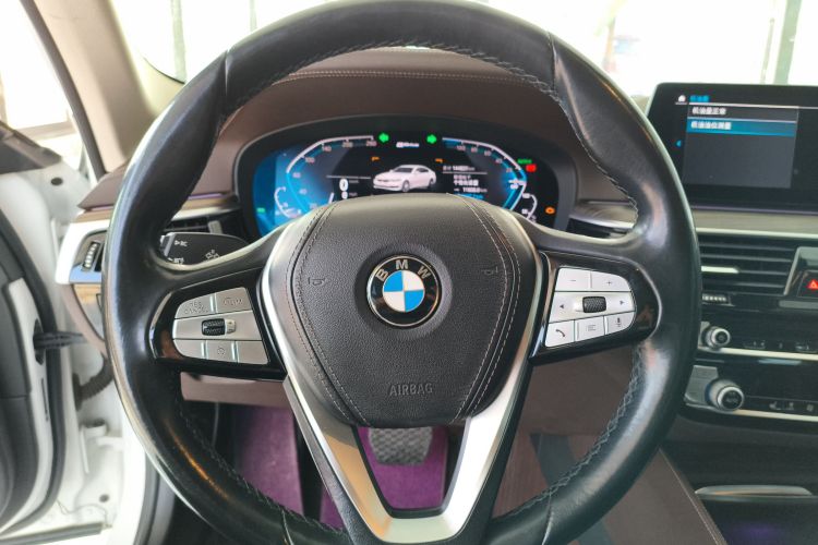 宝马5系新能源 2020款 里程升级版 530Le 豪华套装中控内饰13