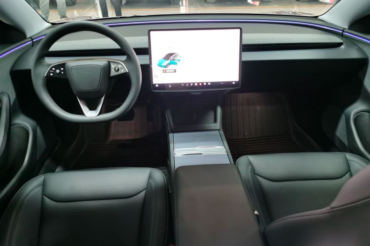 特斯拉 Model 3 2025款 后轮驱动版中控内饰7002