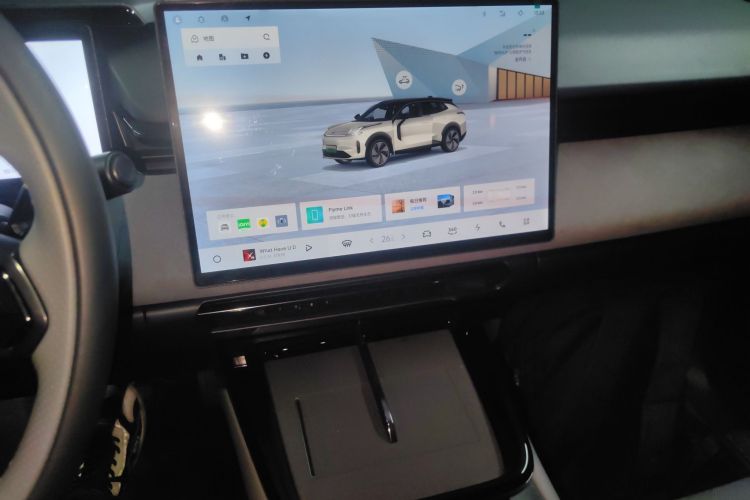 领克08 EM-P 2025款 120km 长续航Halo中控内饰16