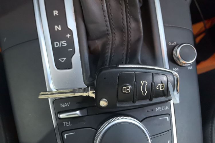 奥迪A3 2016款 Sportback 35 TFSI 领英型中控内饰7001