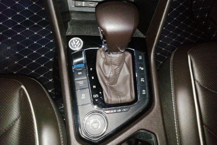大众 途观L 2018款 380TSI 自动四驱尊崇旗舰版中控内饰18