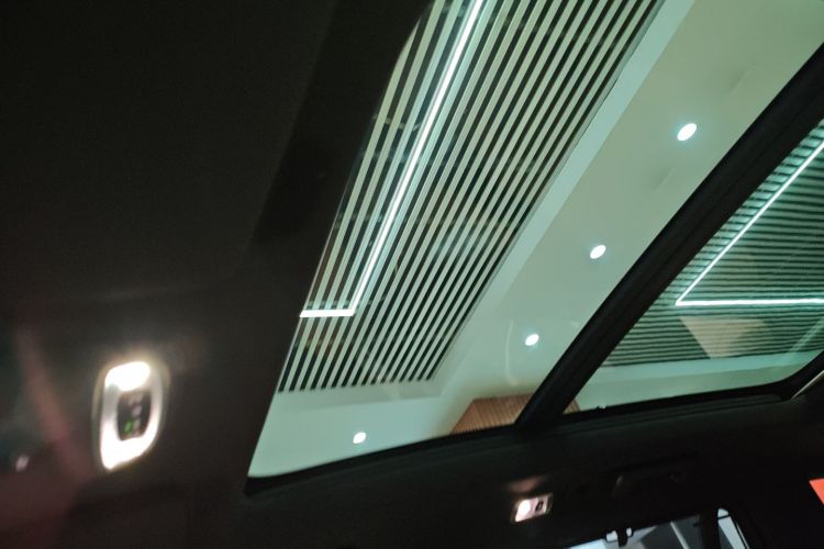 沃尔沃XC90 2018款 T6 智逸版 7座中控内饰22