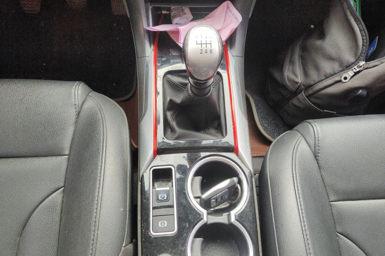 哈弗H2 2017款 蓝标 1.5T 手动两驱豪华型中控内饰18