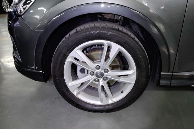 奥迪Q3 2020款 40 TFSI 时尚致雅型车身外观6007