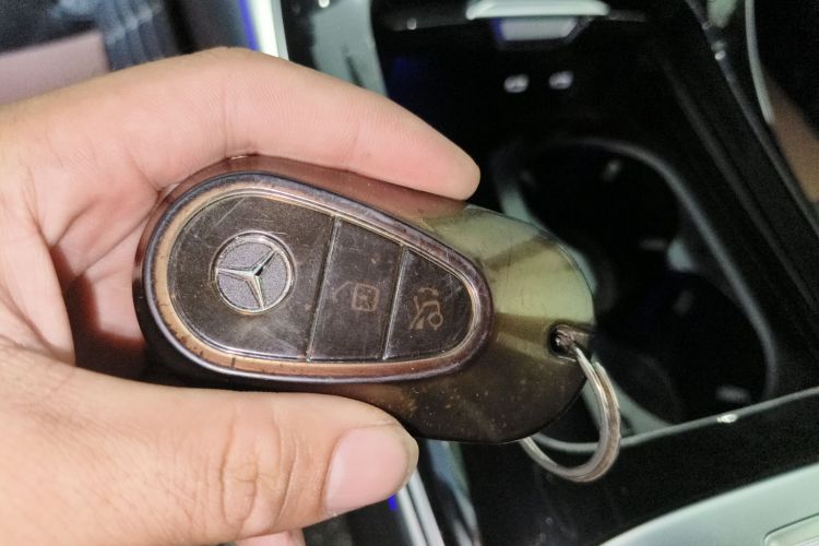 奔驰C级 2023款 改款 C 260 L 运动版中控内饰11