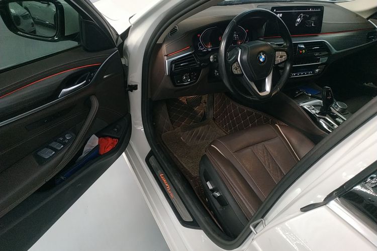 宝马5系 2021款 530Li 领先型 豪华套装中控内饰20