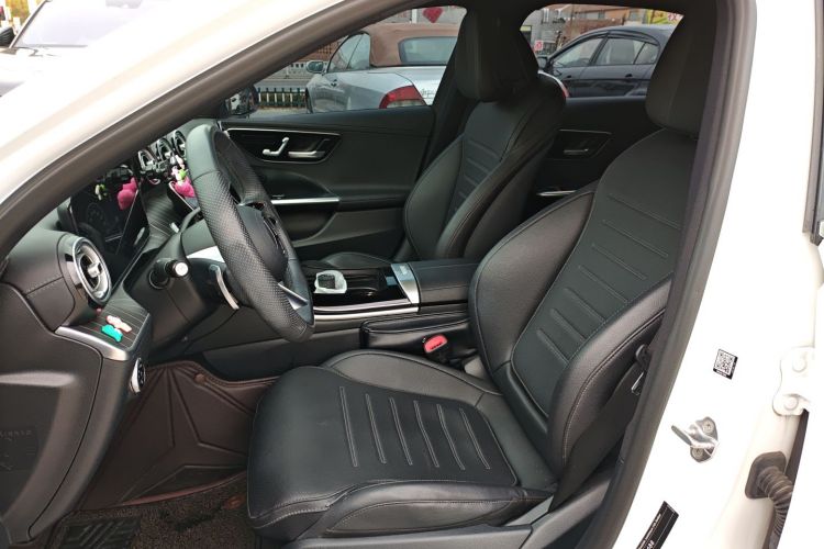 奔驰C级 2023款 C 260 L 运动版中控内饰19