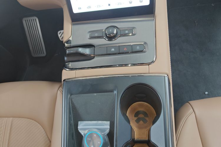 蔚来ES6 2020款 430KM 性能版中控内饰18