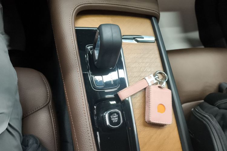 沃尔沃S90 2022款 B5 智逸豪华版中控内饰18