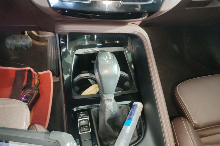 宝马X1 2019款 xDrive20Li 尊享型中控内饰18