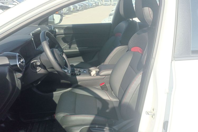 名爵 MG5 2025款 180DVVT 全球豪华版中控内饰19