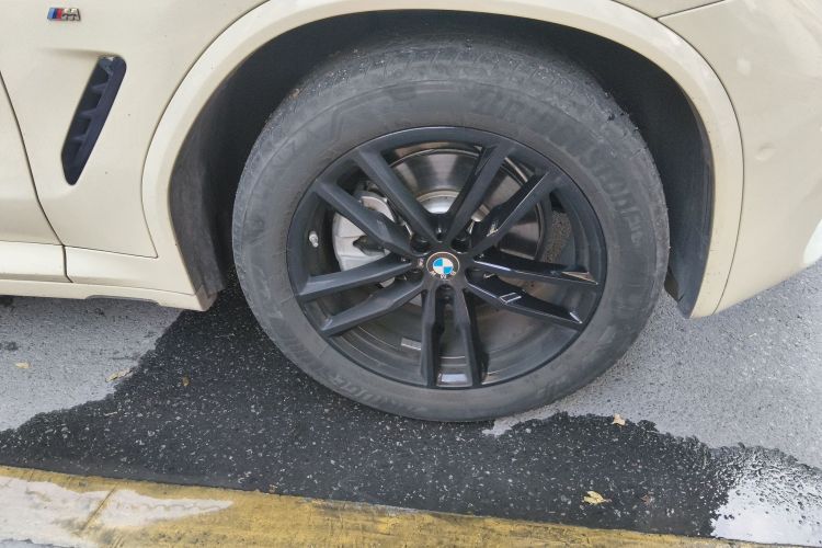 宝马X4 2020款 xDrive25i M运动套装车身外观10