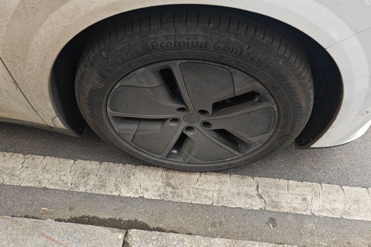 理想汽车 理想i8 2025款 标准版车身外观10