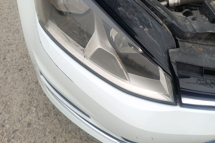 大众 高尔夫 2016款 230TSI 手动舒适型车身外观8