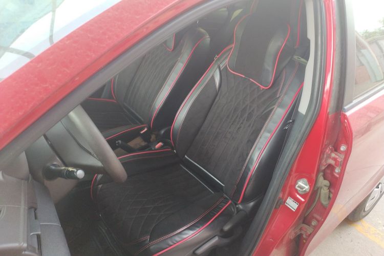 丰田 威驰 2014款 1.5L 自动智臻版中控内饰19