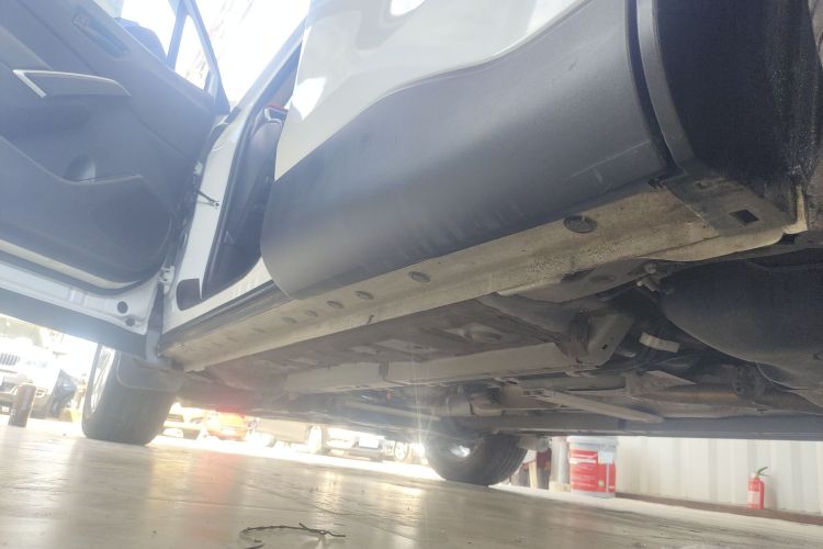 丰田 锋兰达 2023款 2.0L CVT精英版局部细节9002