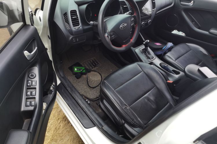 起亚K3 2015款 1.6L 自动GLS中控内饰20