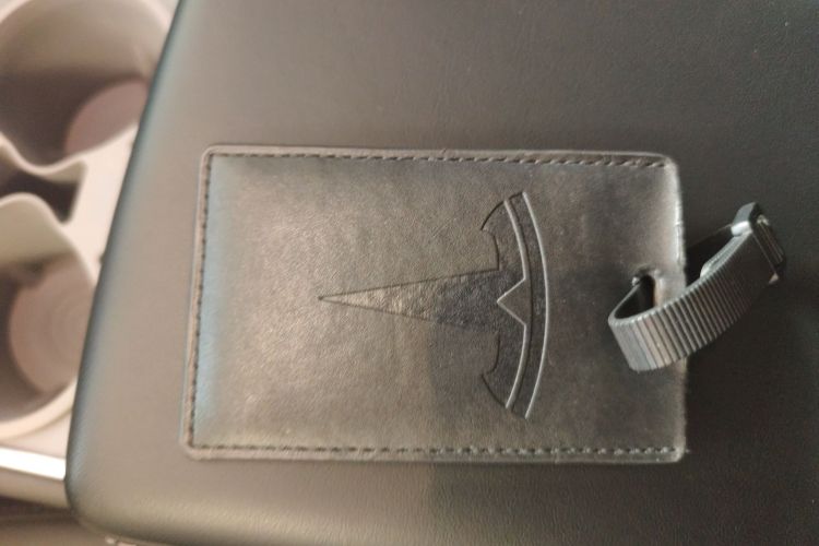 特斯拉 Model Y 2022款 改款 长续航全轮驱动版中控内饰7001