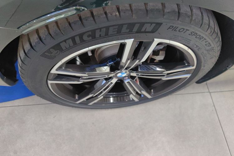 宝马4系 2023款 425i 敞篷M运动套装车身外观6008