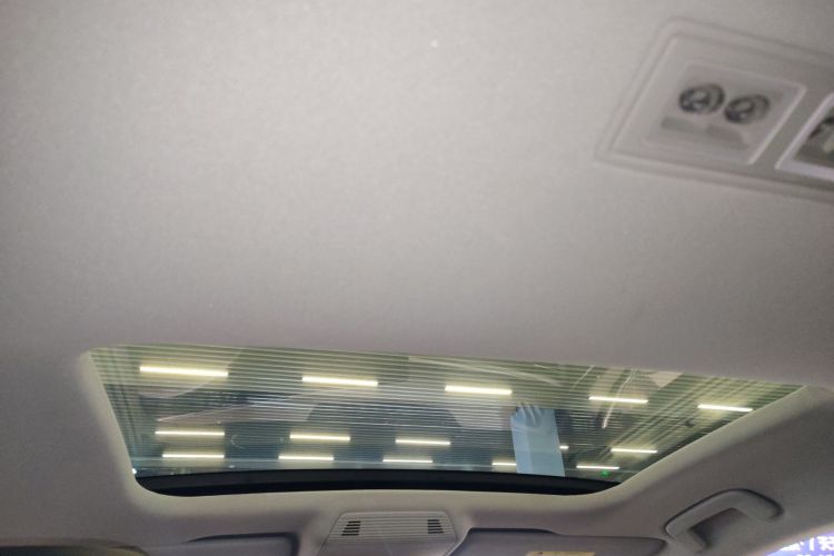 大众 2025款 凌渡L 280TSI DSG酷辣版中控内饰22