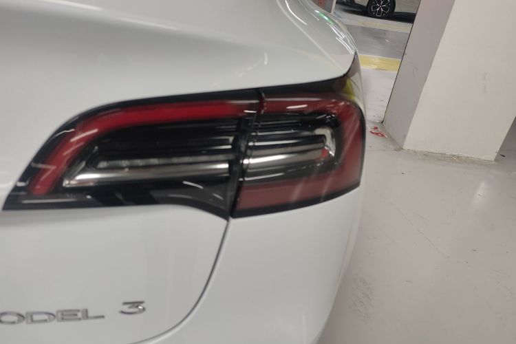 特斯拉 Model 3 2021款 标准续航后驱升级版车身外观9