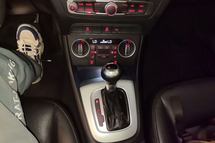 奥迪Q3 2018款 30周年年型 30 TFSI 时尚型局部细节18