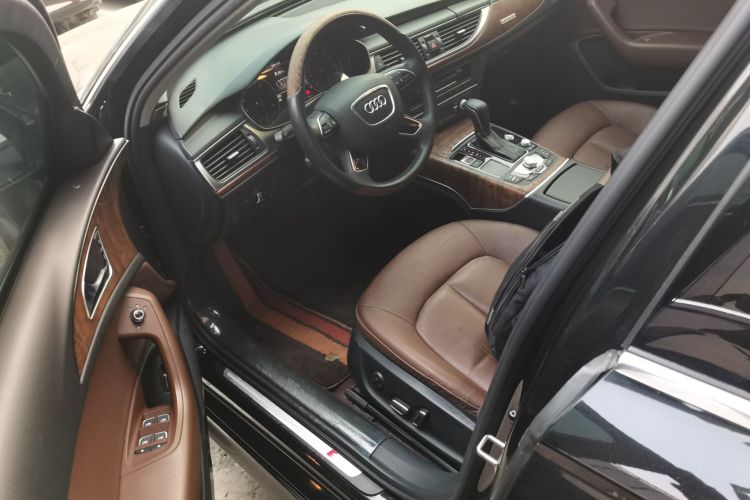 奥迪A6L 2018款 30周年年型 30 FSI 风尚型中控内饰19