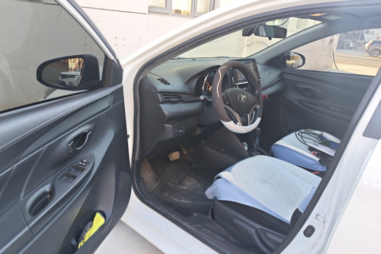 丰田 威驰FS 2021款 1.5L CVT锋驰版中控内饰7003