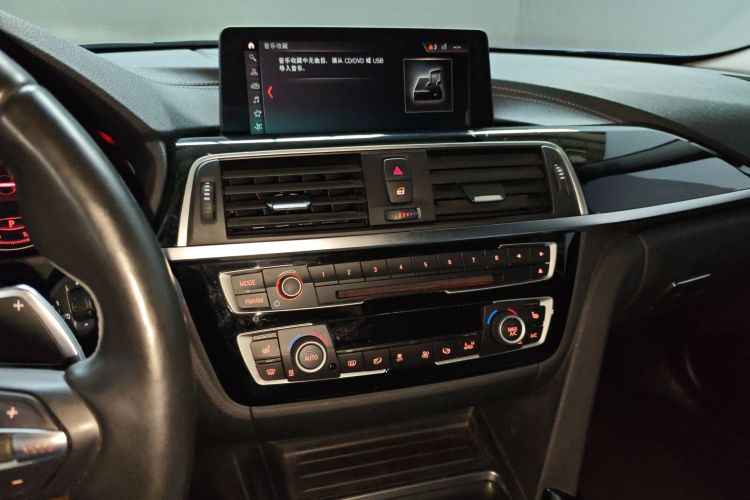 宝马3系 2018款 320Li 领先型M运动套装中控内饰16