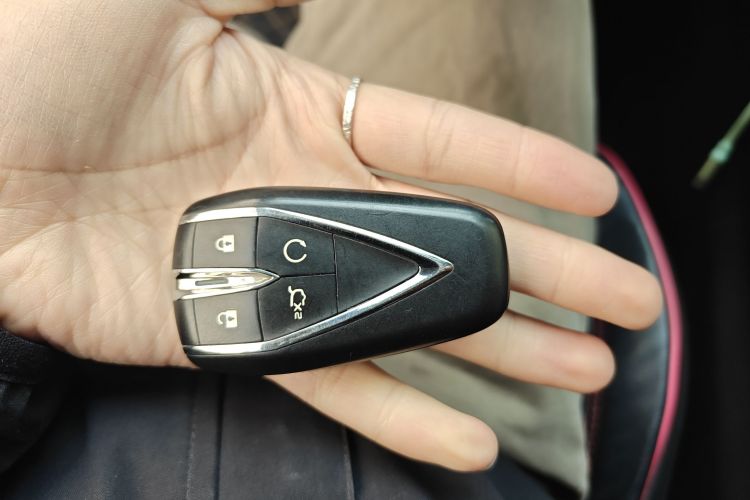 长安 逸动 2020款 PLUS 蓝鲸NE 1.4T GDI DCT尊贵型中控内饰11