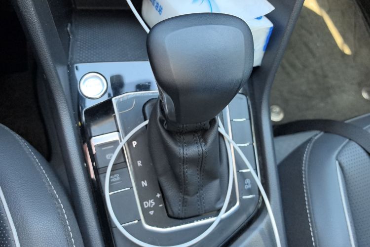 大众 途观L 2022款 330TSI 自动两驱智享版中控内饰18