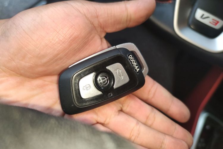 中华V3 2015款 1.5L 自动智能型中控内饰7001