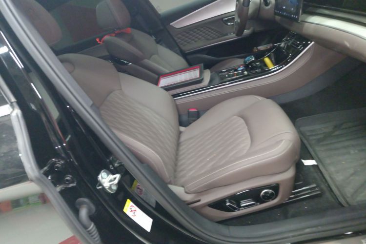 比亚迪 汉 2024款 DM-i 荣耀版 121KM 尊贵型局部细节41