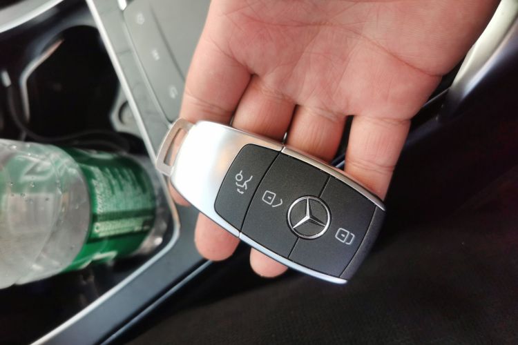 奔驰C级 2020款 改款 C 260 L 运动版中控内饰11