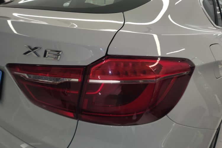 宝马X6（平行进口） 车身外观9