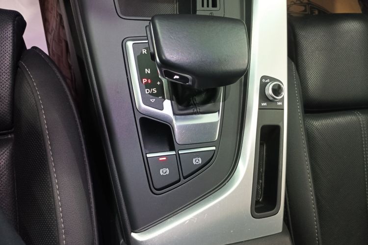 奥迪A4L 2020款 40 TFSI 豪华动感型局部细节18