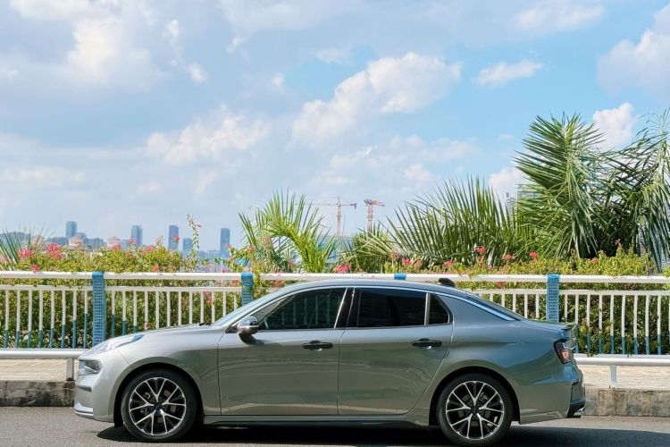 领克03 2021款 1.5TD DCT劲 冠军版车身外观4