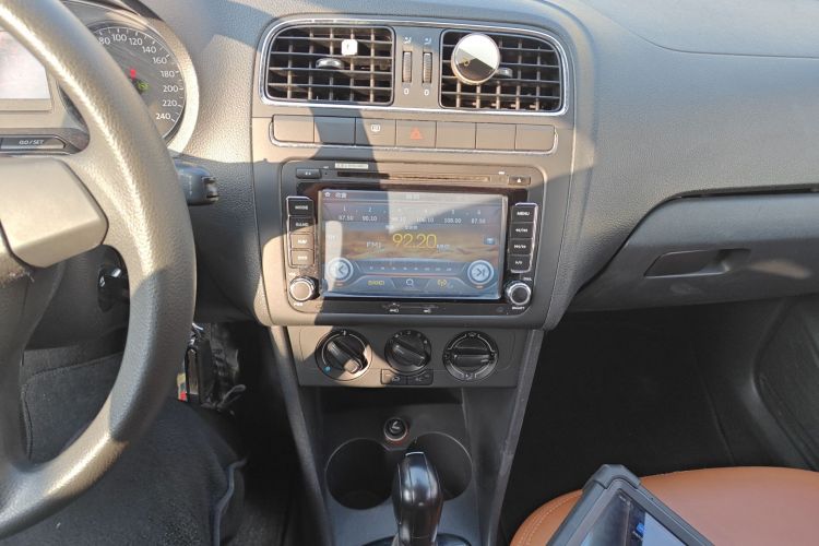 大众 Polo 2013款 1.6L 自动舒适版中控内饰16