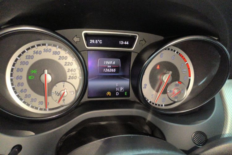 奔驰GLA 2015款 GLA 200 动感型局部细节14