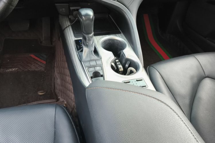 丰田 凯美瑞 2019款 改款 双擎 2.5HQ 旗舰版局部细节18