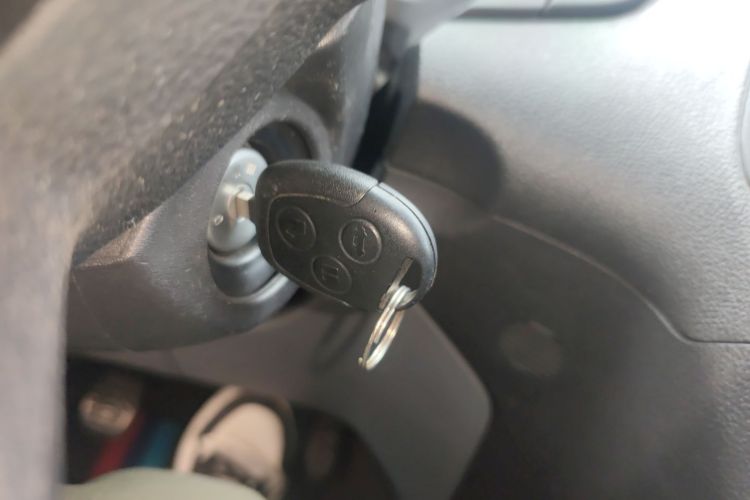 福特 全顺 2019款 2.0T柴油多功能商用车短轴低顶6座国VI中控内饰11