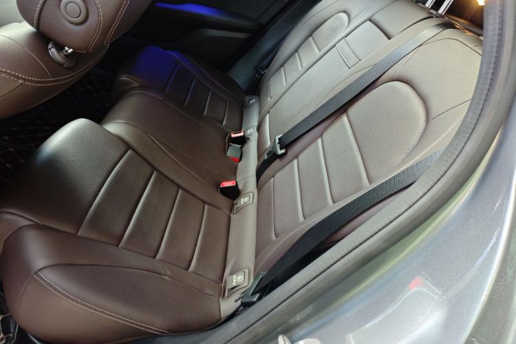 奔驰GLC 2020款 改款 GLC 260 L 4MATIC 动感型中控内饰7004