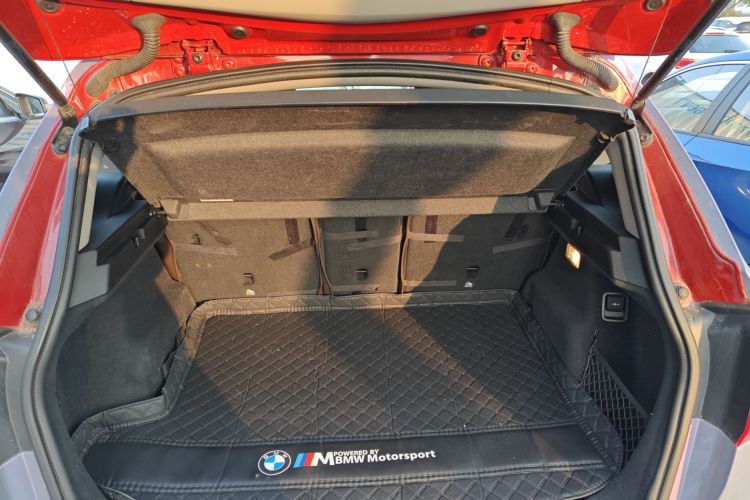 宝马2系旅行车 2016款 218i 领先型机舱底盘23