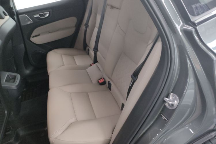 沃尔沃XC60 2026款 B5 四驱智远运动版中控内饰7004