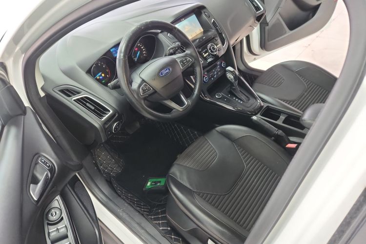 福特 福克斯 2017款 两厢 EcoBoost 125 自动超能风尚型智行版中控内饰20